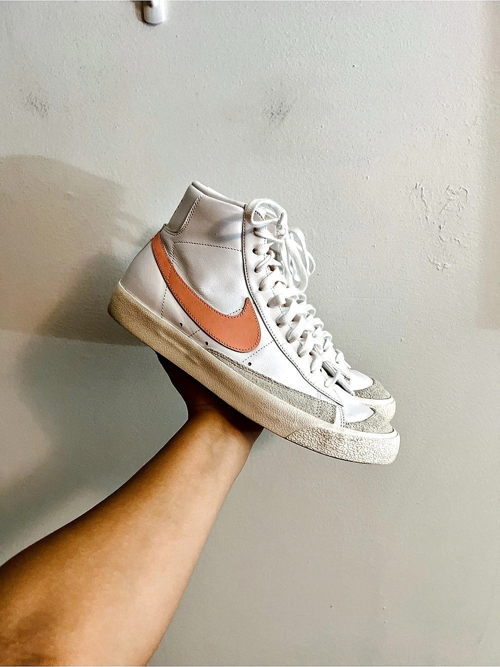 Nike Blazer Mid '77 High-Top Sneakers White & Pink